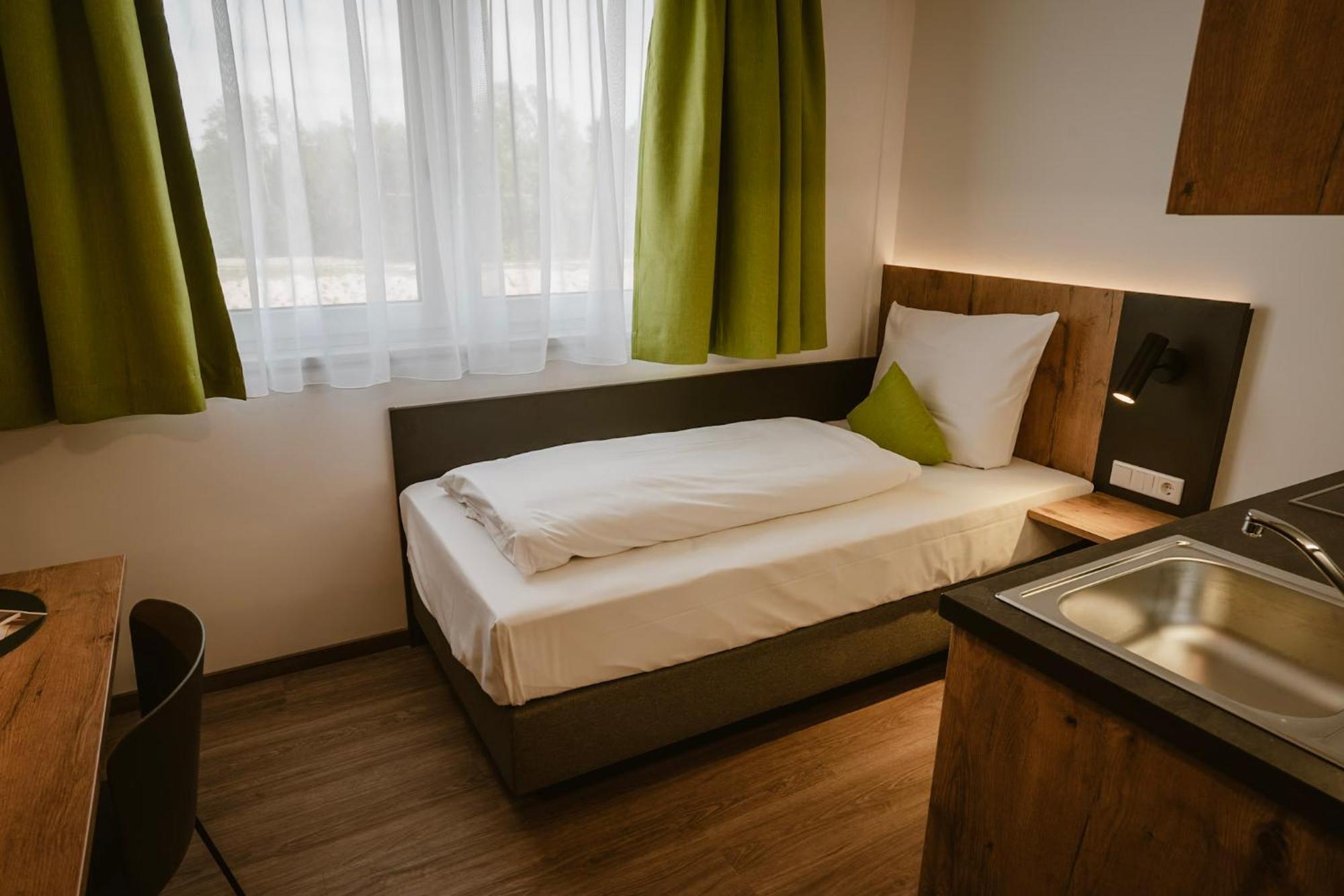 Motel Sleep Inn Toging am Inn エクステリア 写真